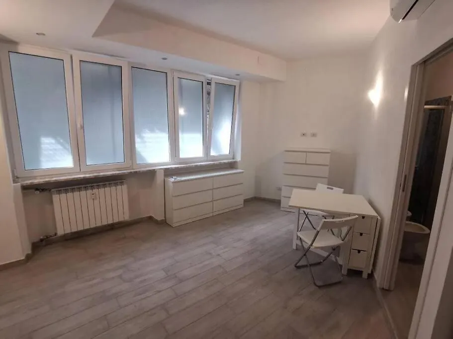 Confortable And Centrally Milan Flat Italy